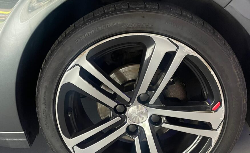 Peugeot 208 Gt Line 1.6 HDI