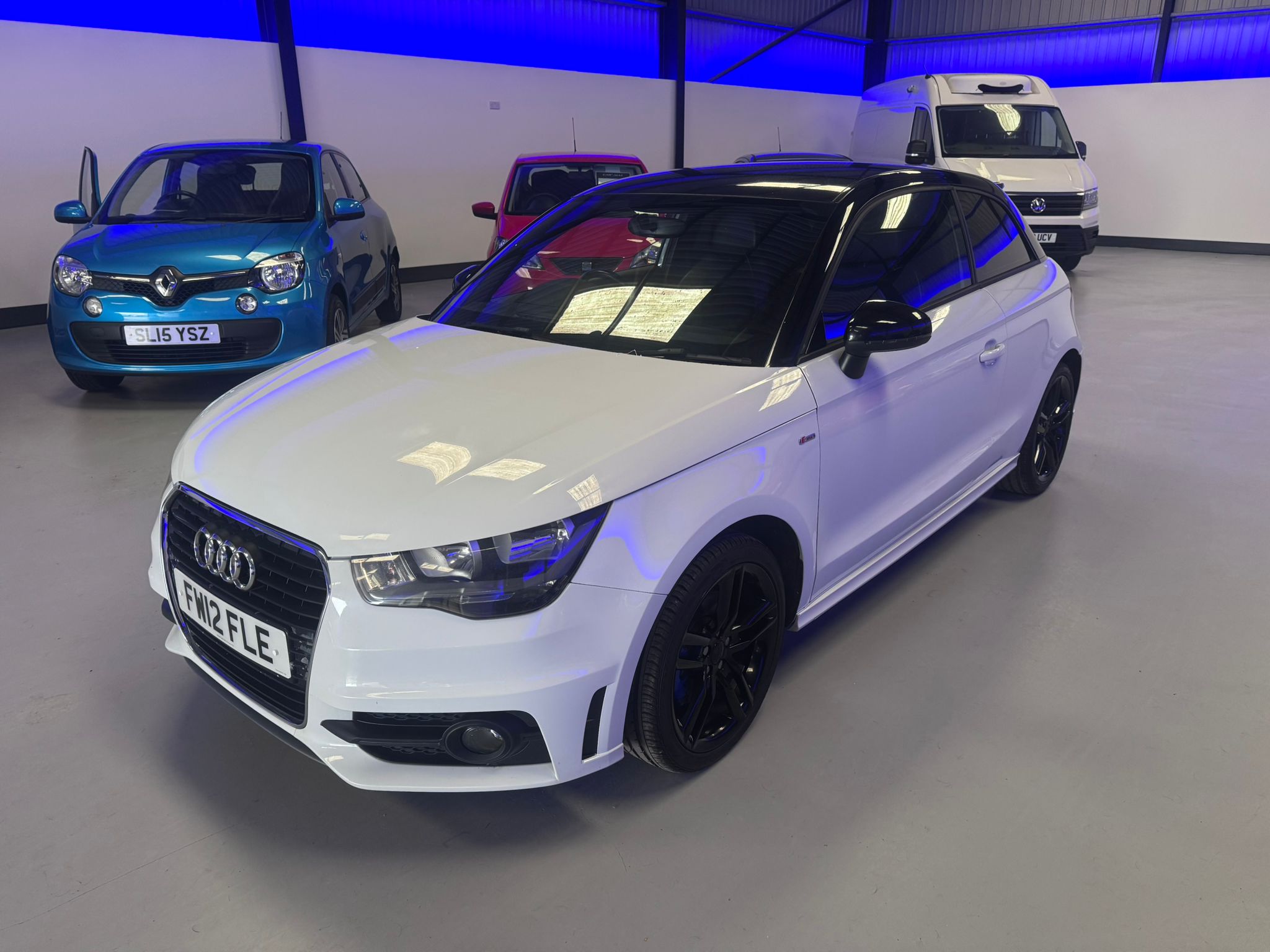 AUDI A1 S – LINE – 1.6 TURBO DIESEL