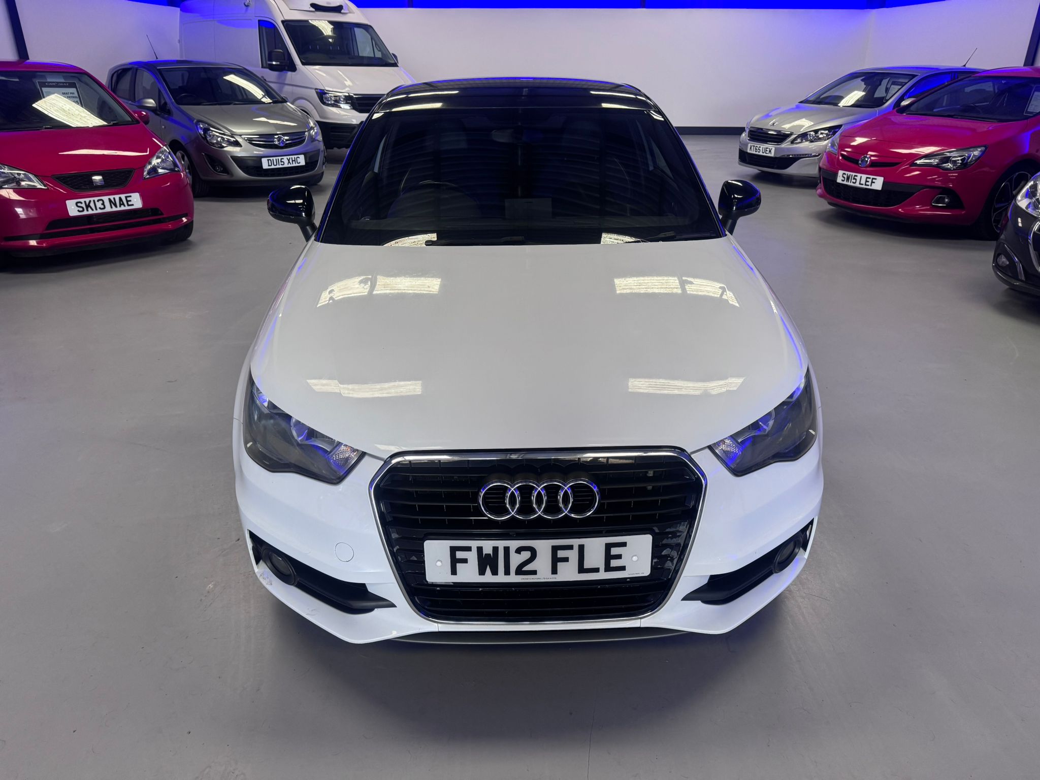 AUDI A1 S – LINE – 1.6 TURBO DIESEL