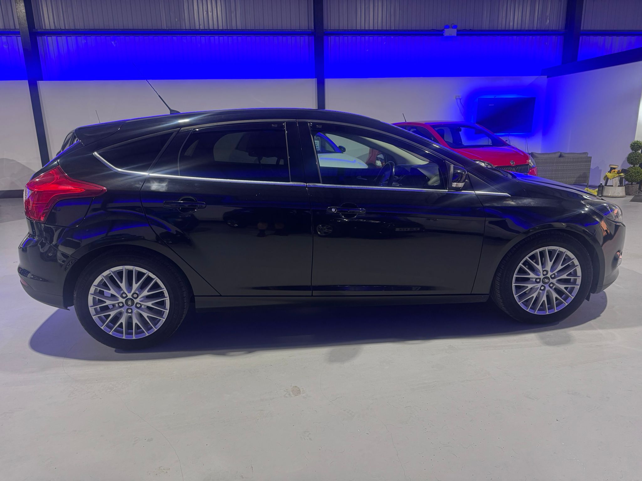 FORD FOCUS ZETEC NAVIGATOR 1.0 PETROL