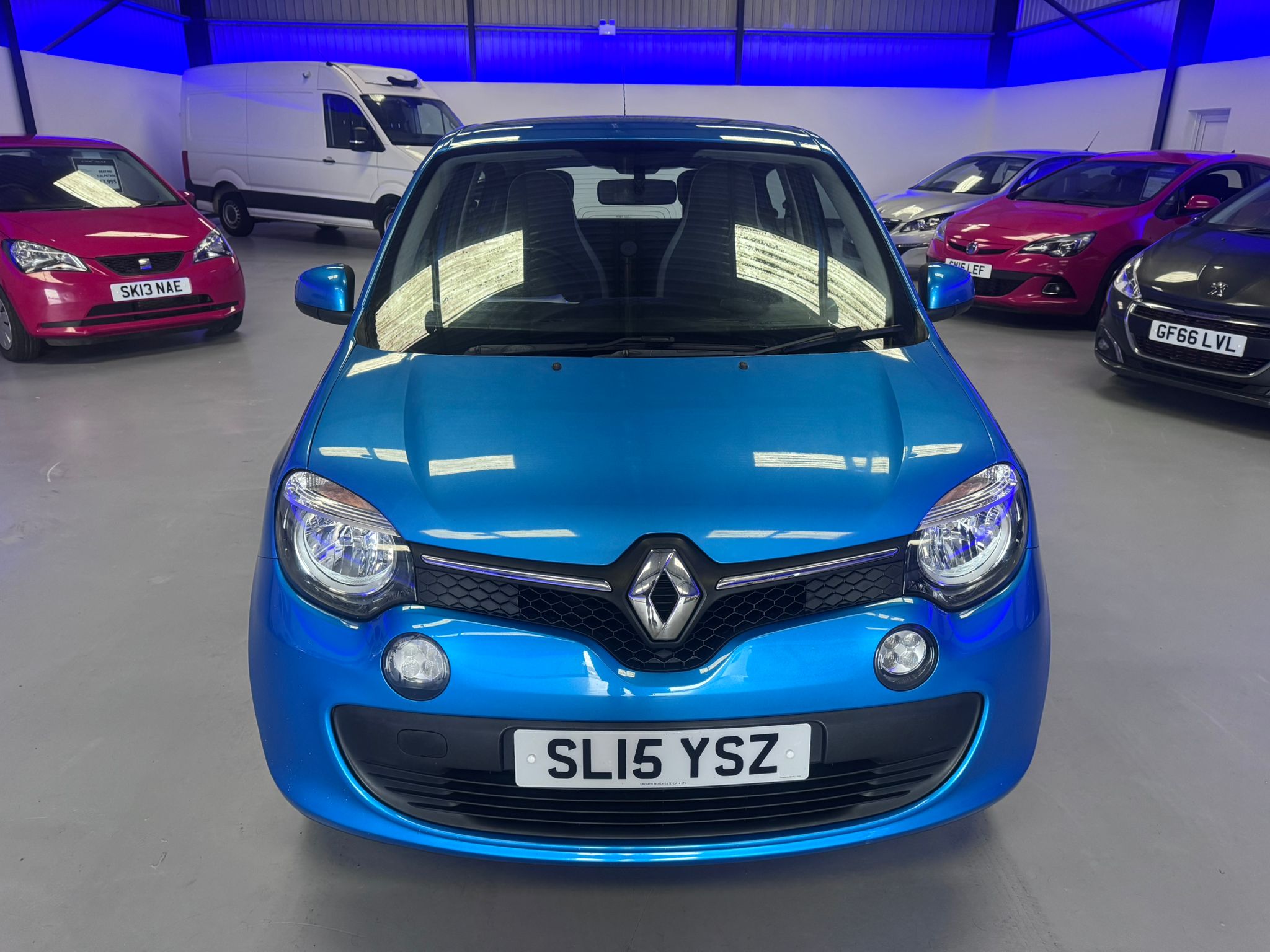 RENAULT TWINGO – 1.0L